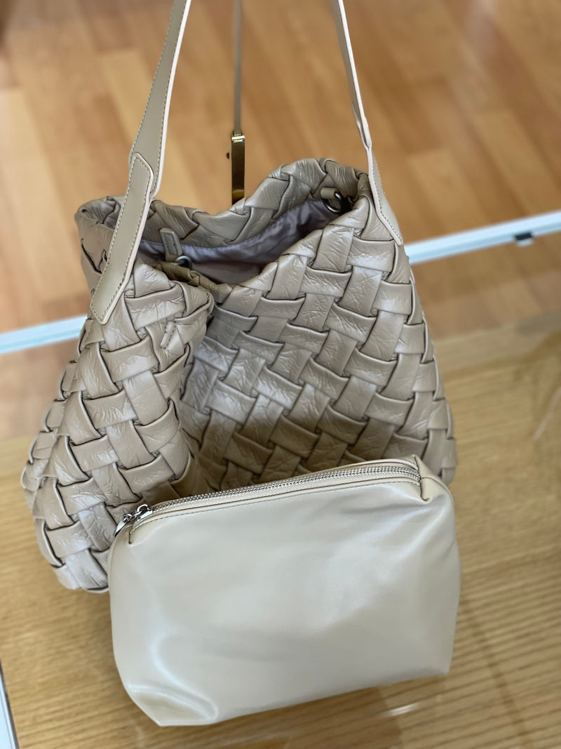 Soft woven shoulder bag - beige