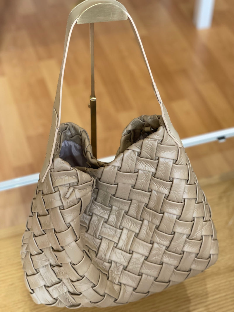 Soft woven shoulder bag - beige