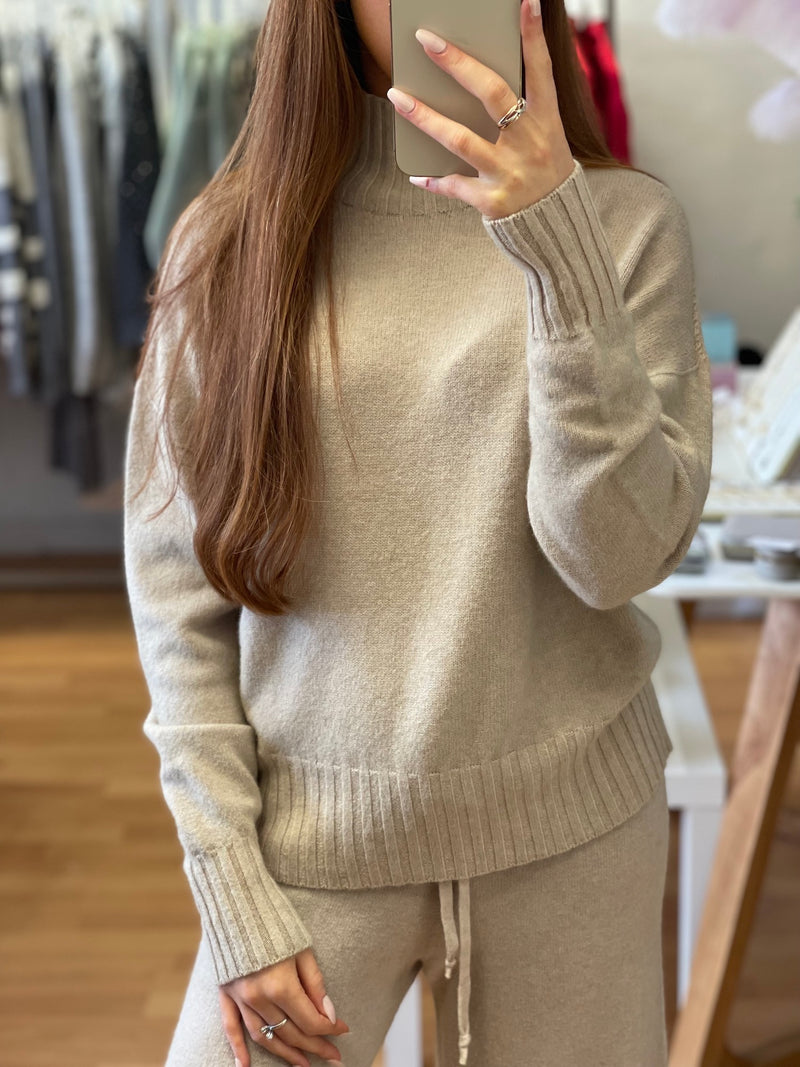 Italian knit jumper- beige